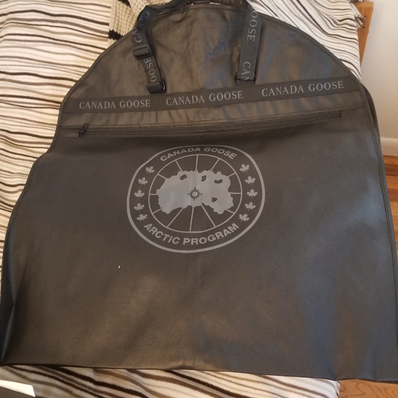 Canada Goose Garment Bag - Picture 2 of 3